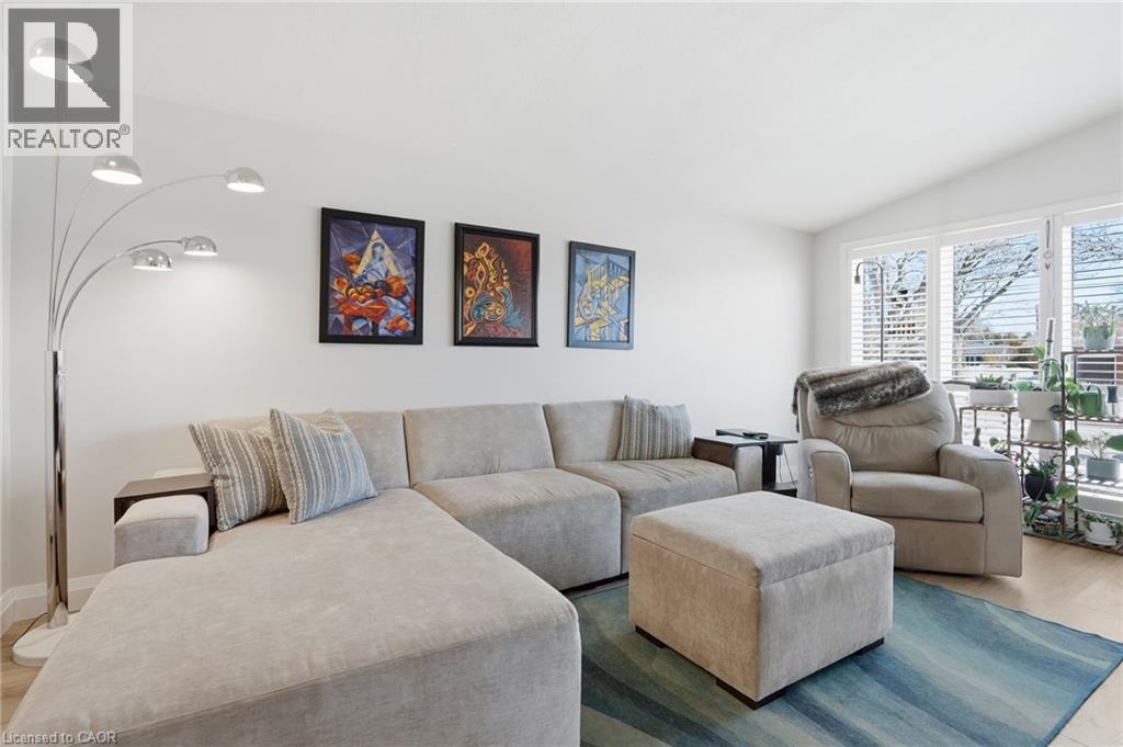 22 Southlea Drive, Hamilton, Ontario  L9C 3Z7 - Photo 9 - 40808413