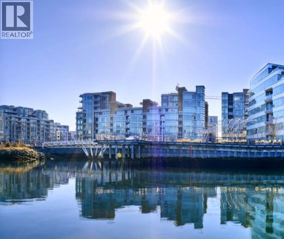 102 128 ATHLETES WAY, vancouver, British Columbia