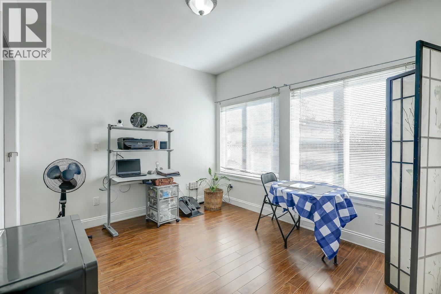 7448 17th Ave Avenue, Burnaby, British Columbia  V3N 1L4 - Photo 5 - R3097215