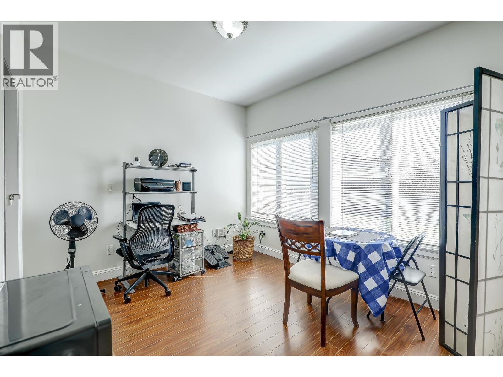 7448 17th Ave Avenue, Burnaby, British Columbia  V3N 1L4 - Photo 4 - R3097215