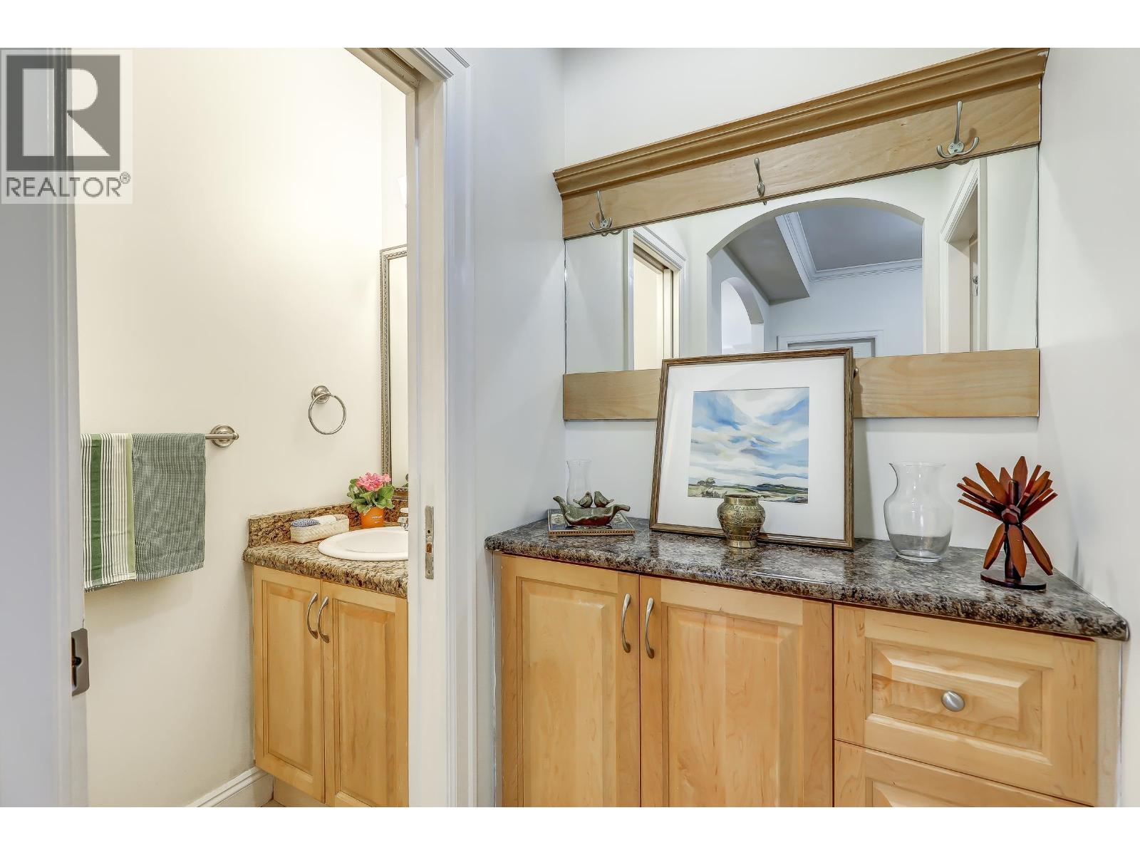 7448 17th Ave Avenue, Burnaby, British Columbia  V3N 1L4 - Photo 24 - R3097215