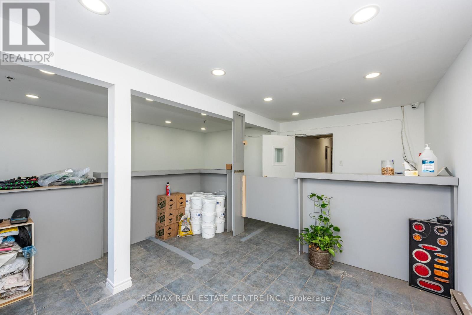 11 - 7171 Torbram Road, Mississauga, Ontario  L4T 3W4 - Photo 4 - W12862656