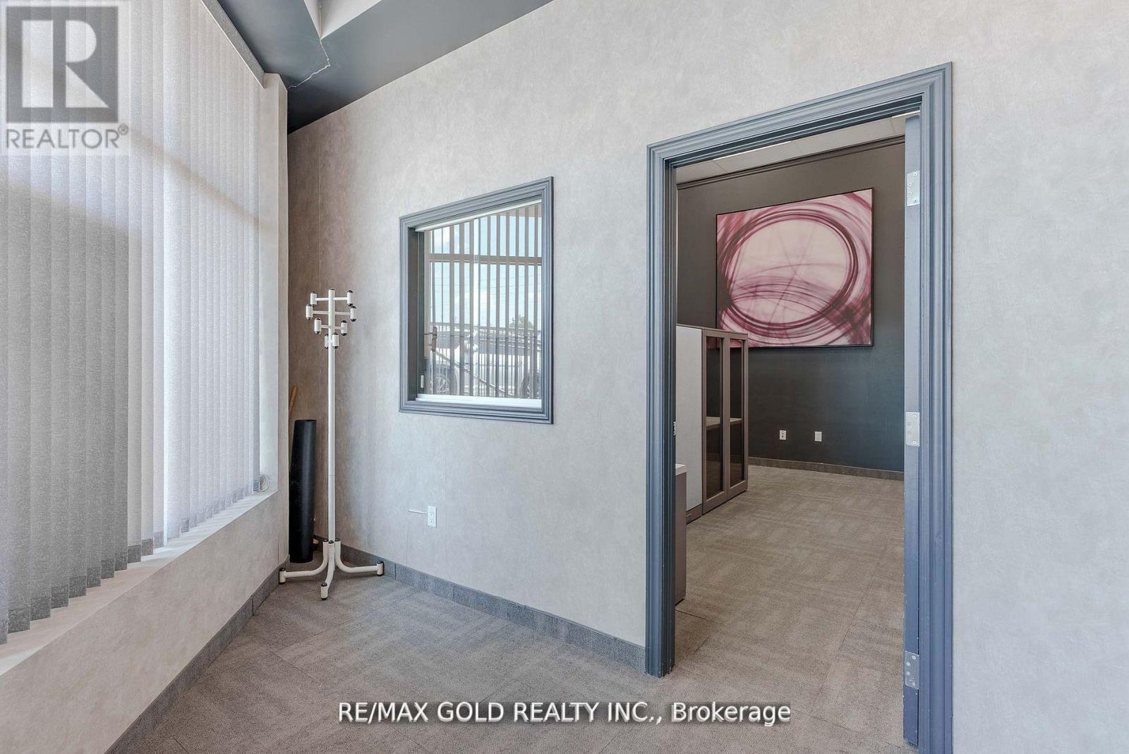 5 - 351 Parkhurst Square, Brampton, Ontario  L6T 0C2 - Photo 3 - W12862700