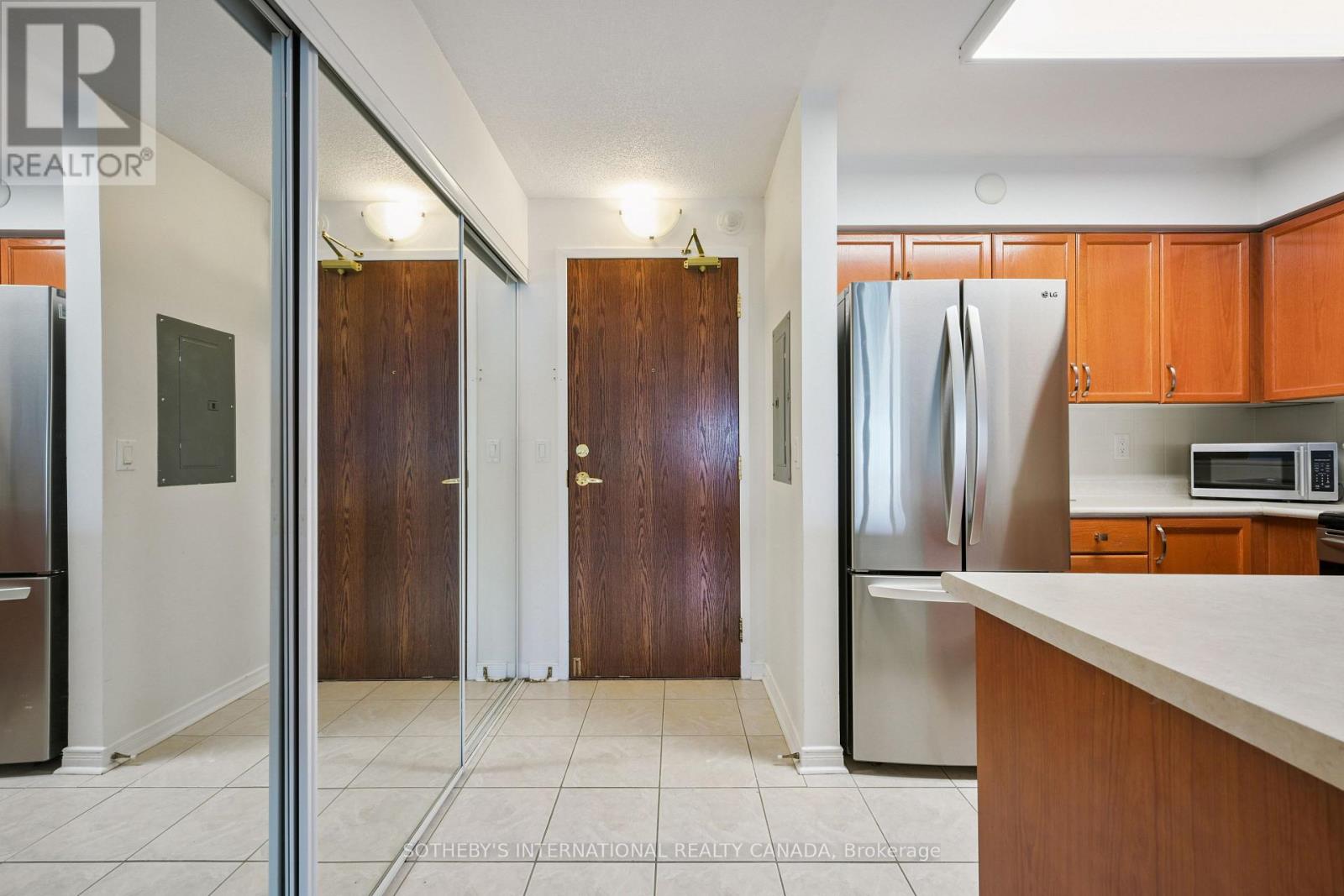 112 - 25 Via Rosedale, Brampton, Ontario  L6R 3J4 - Photo 7 - W12862778