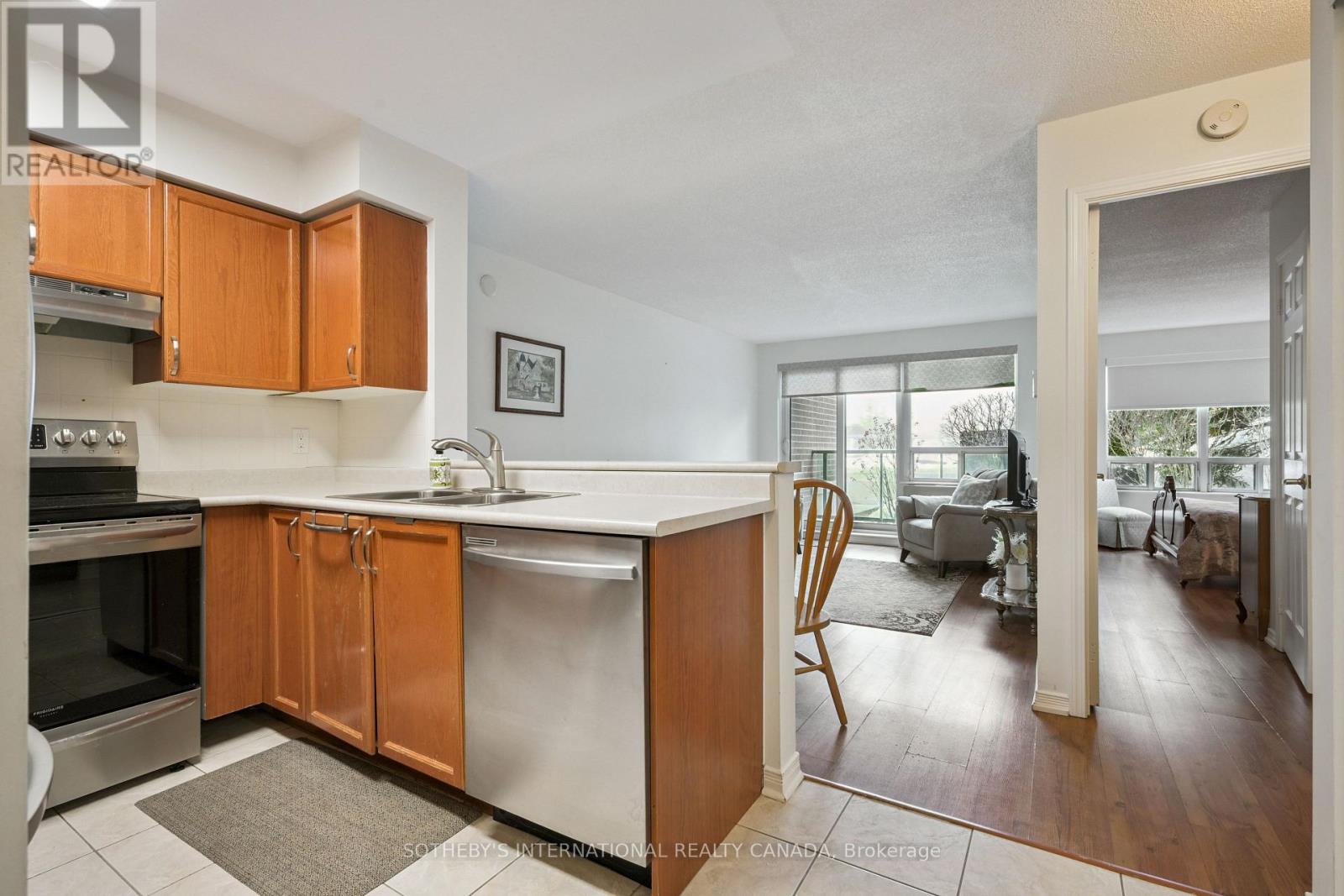 112 - 25 Via Rosedale, Brampton, Ontario  L6R 3J4 - Photo 8 - W12862778