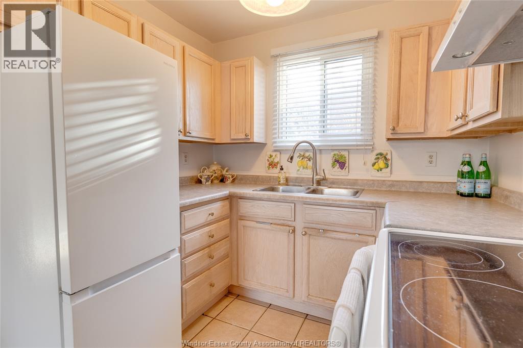 9378 Esplanade Drive Unit# 4, Windsor, Ontario  N8R 2A3 - Photo 17 - 26004909