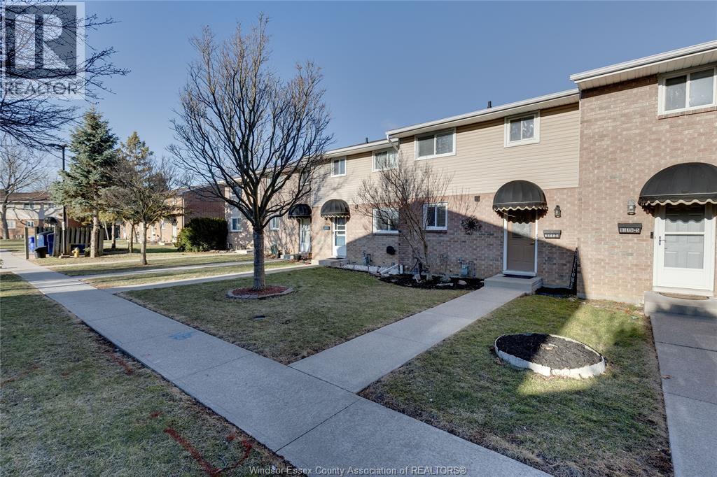 9378 Esplanade Drive Unit# 4, Windsor, Ontario  N8R 2A3 - Photo 2 - 26004909