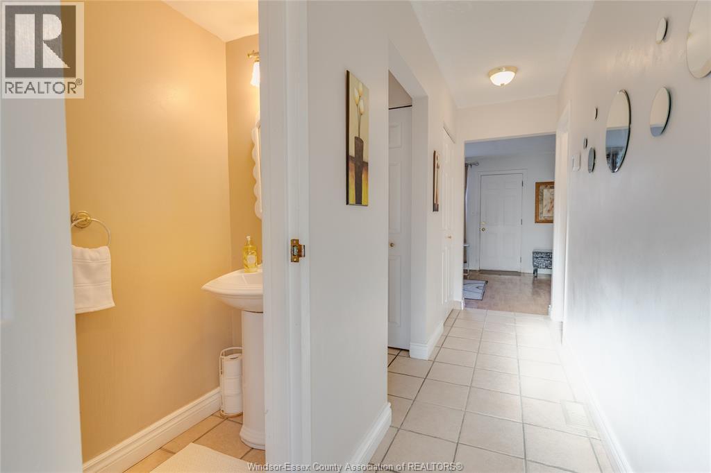 9378 Esplanade Drive Unit# 4, Windsor, Ontario  N8R 2A3 - Photo 24 - 26004909