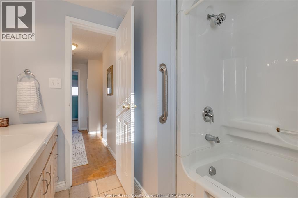 9378 Esplanade Drive Unit# 4, Windsor, Ontario  N8R 2A3 - Photo 26 - 26004909