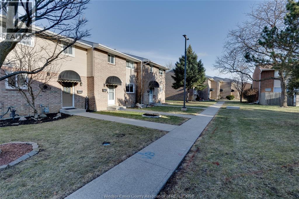 9378 Esplanade Drive Unit# 4, Windsor, Ontario  N8R 2A3 - Photo 4 - 26004909
