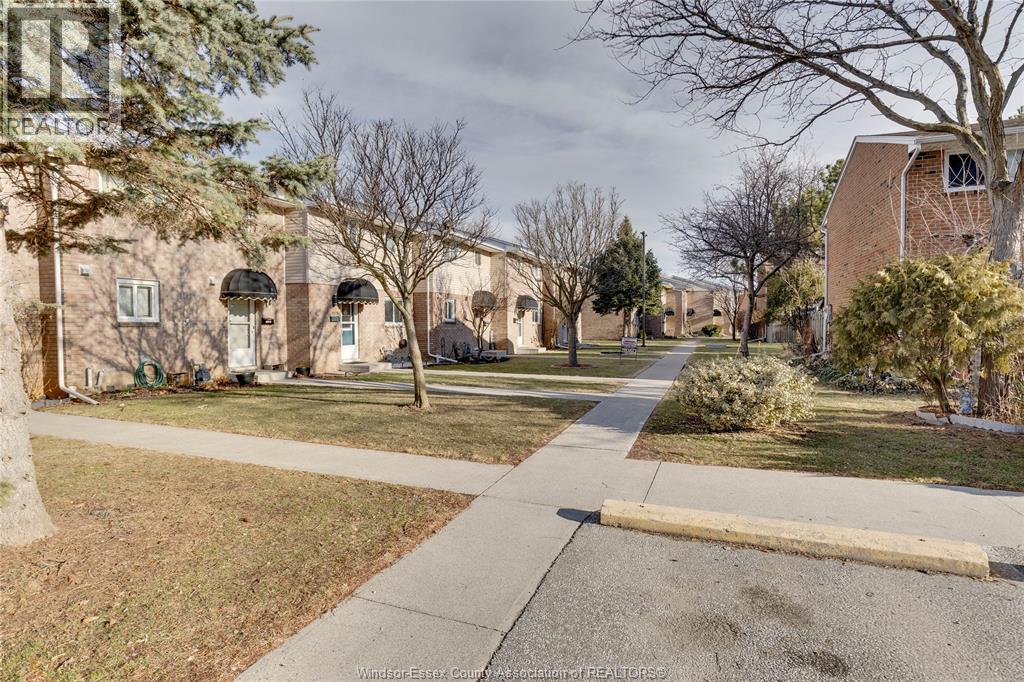 9378 Esplanade Drive Unit# 4, Windsor, Ontario  N8R 2A3 - Photo 42 - 26004909