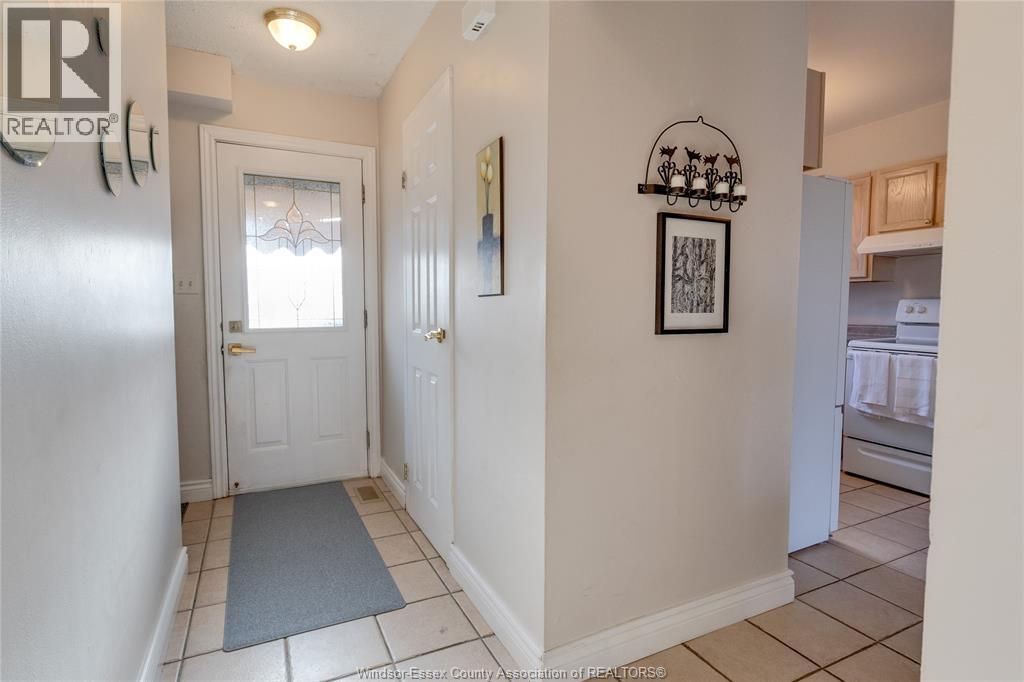 9378 Esplanade Drive Unit# 4, Windsor, Ontario  N8R 2A3 - Photo 6 - 26004909
