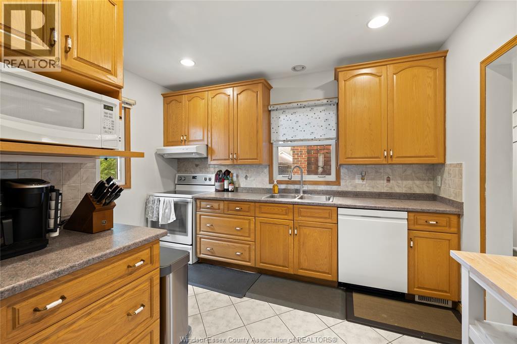 86 Hanna Street East, Windsor, Ontario  N8X 2M9 - Photo 10 - 26004896