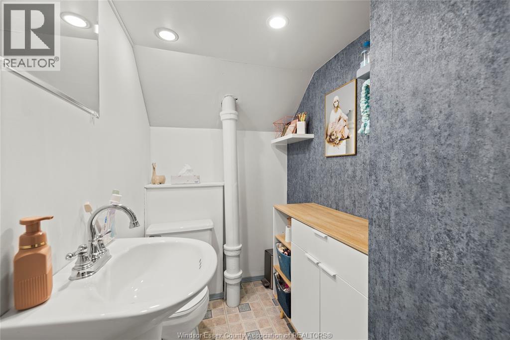 86 Hanna Street East, Windsor, Ontario  N8X 2M9 - Photo 20 - 26004896