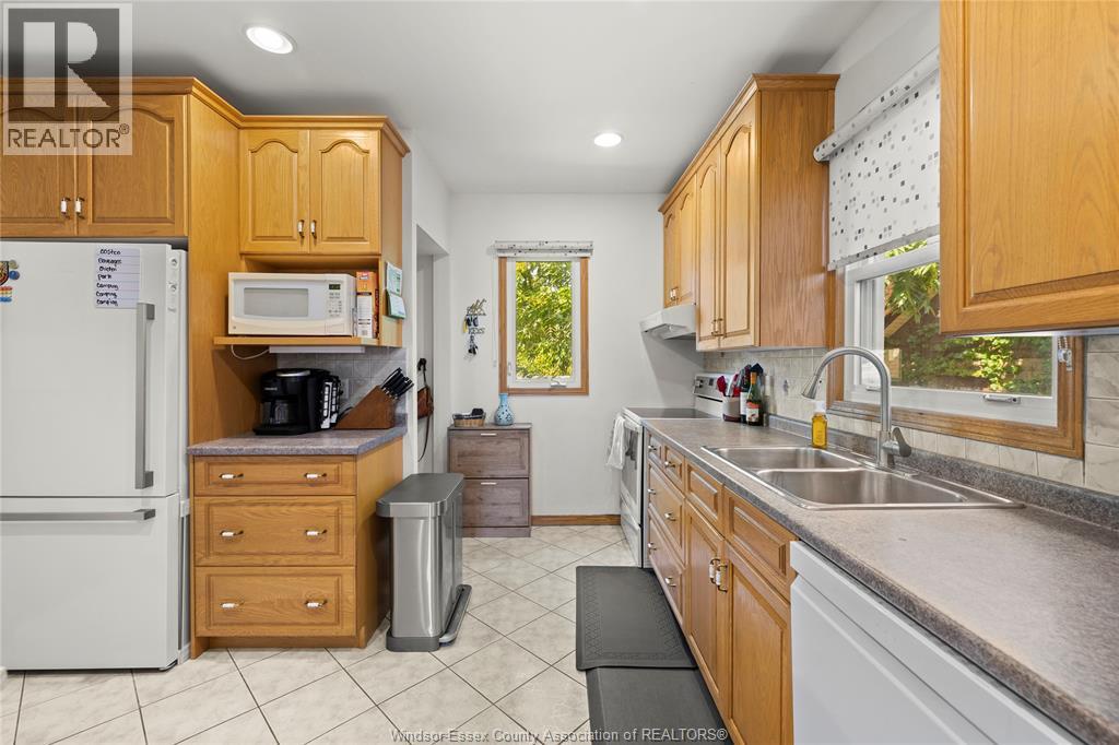 86 Hanna Street East, Windsor, Ontario  N8X 2M9 - Photo 9 - 26004896