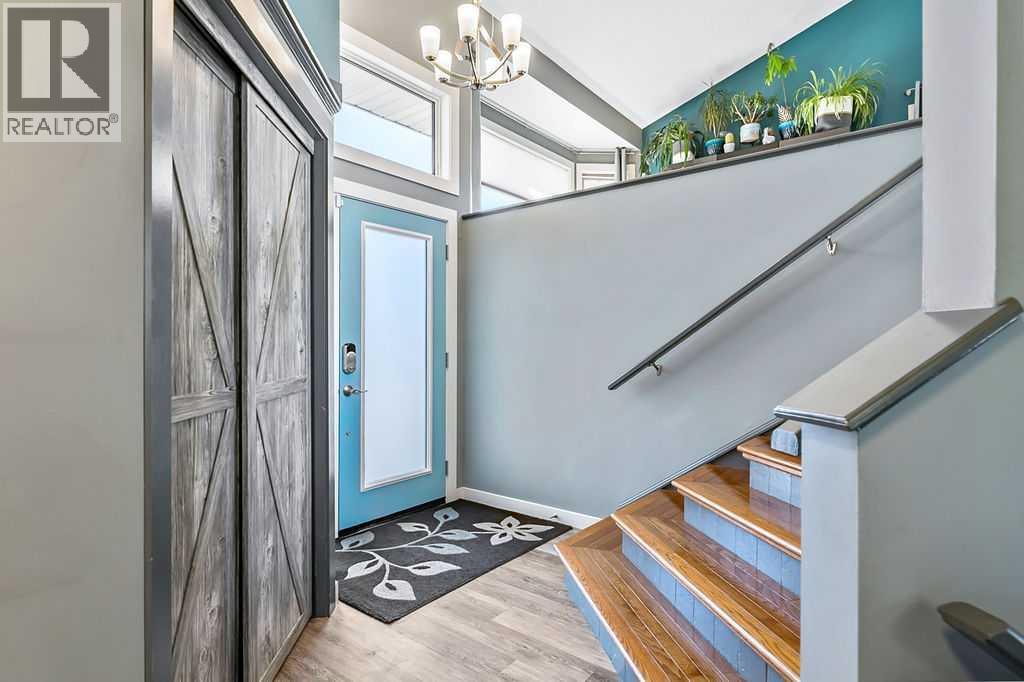 851 Mckenzie Drive Se, Calgary, Alberta  T2Z 1W3 - Photo 2 - A2291477