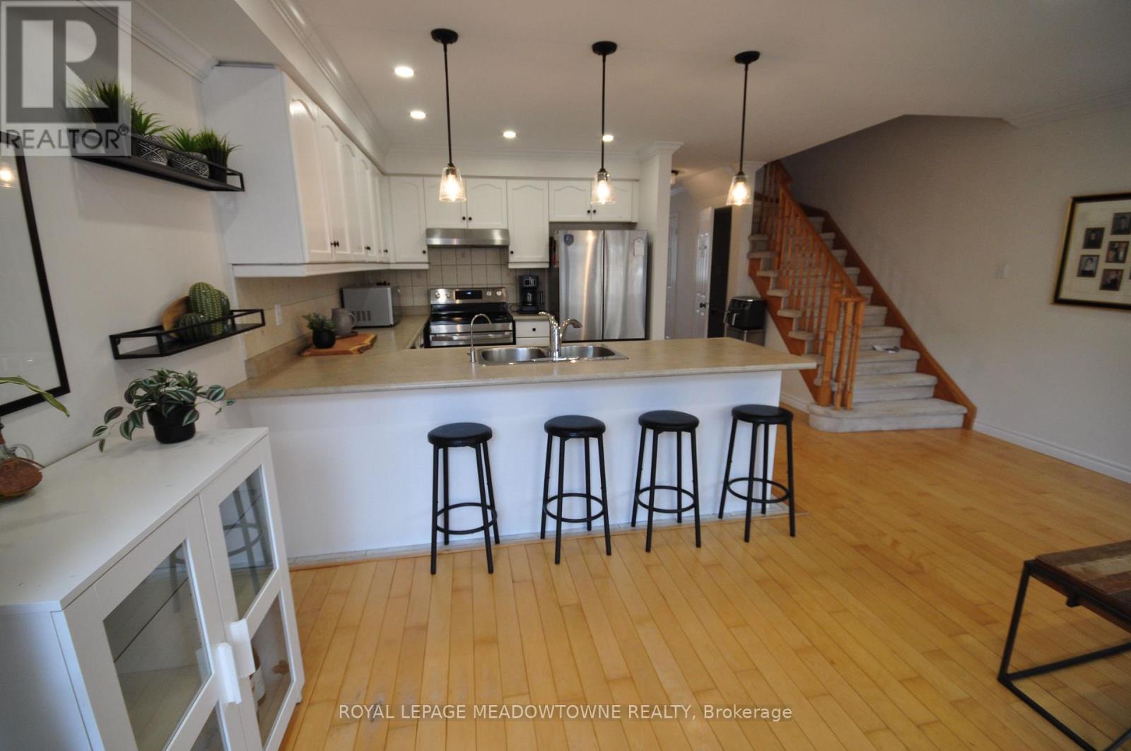 11 Bradley Drive, Halton Hills, Ontario  L7G 6B5 - Photo 13 - W12861794