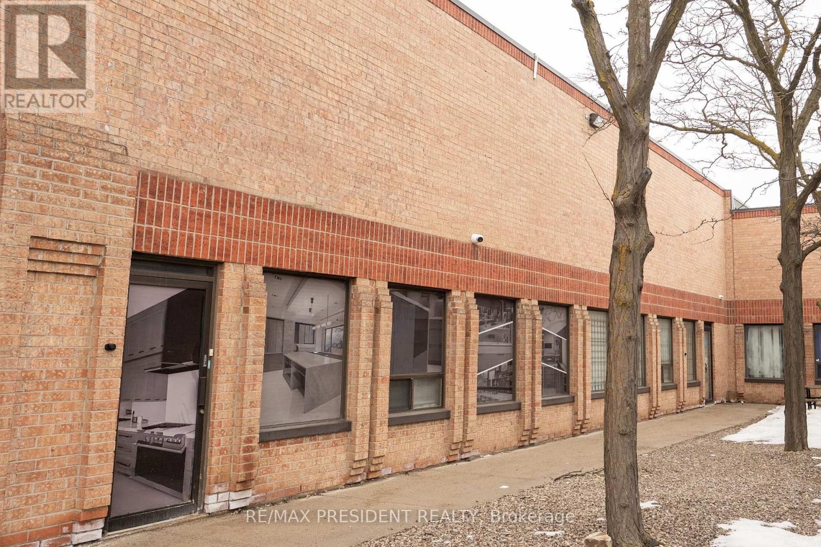 27 - 173 Advance Boulevard, Brampton, Ontario  L6T 4Z7 - Photo 2 - W12855094