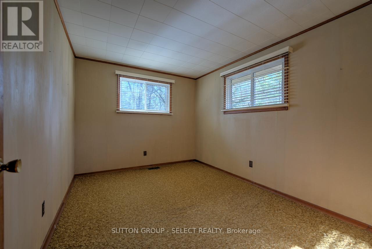 10296 Pines Parkway, Lambton Shores, Ontario  N0M 1T0 - Photo 14 - X12862576