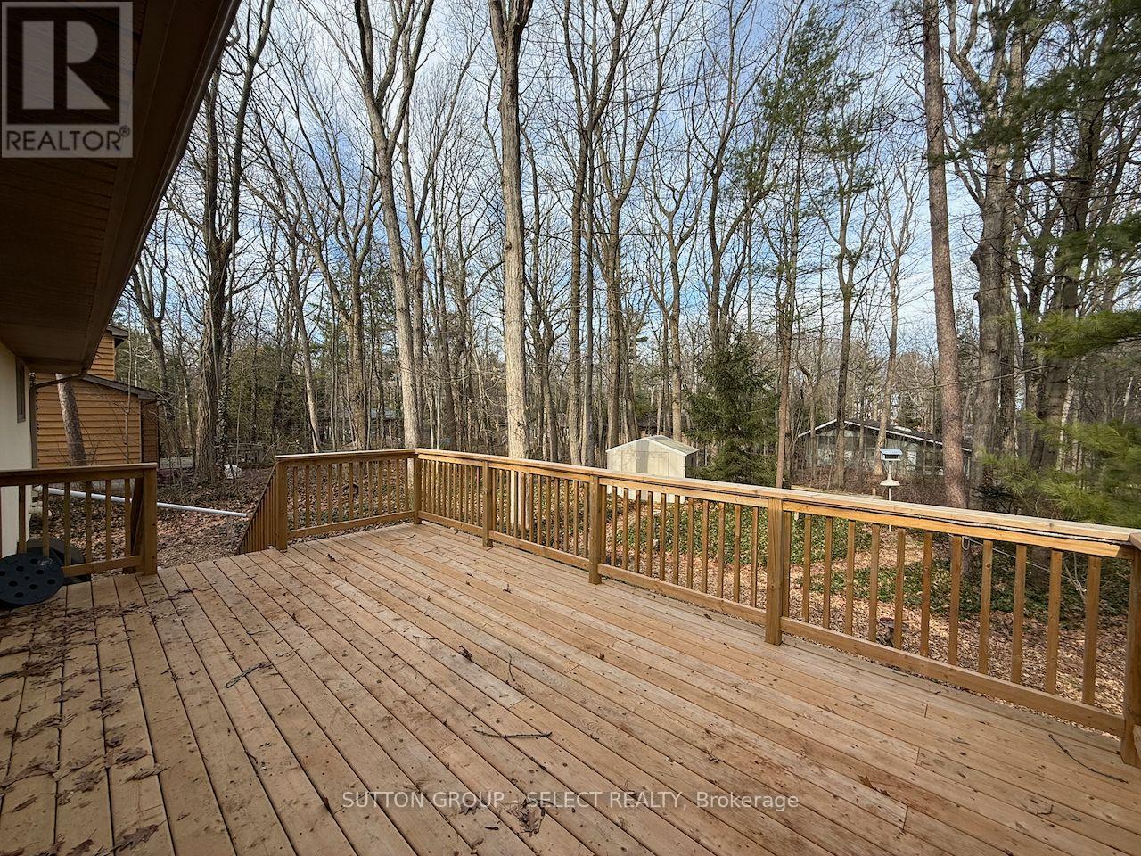 10296 Pines Parkway, Lambton Shores, Ontario  N0M 1T0 - Photo 7 - X12862576