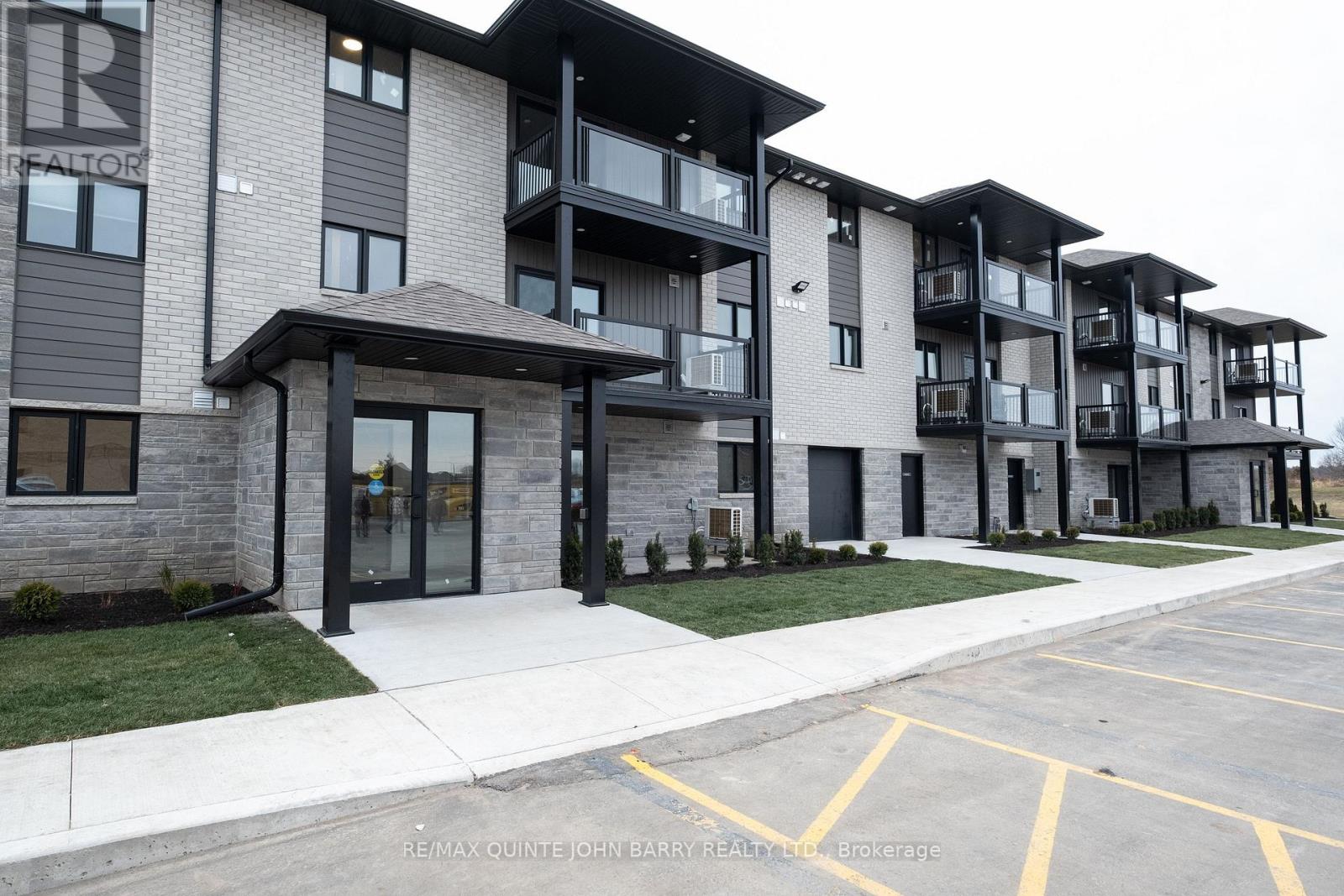 103-30 HILLSIDE MEADOW DRIVE, Quinte West, Ontario