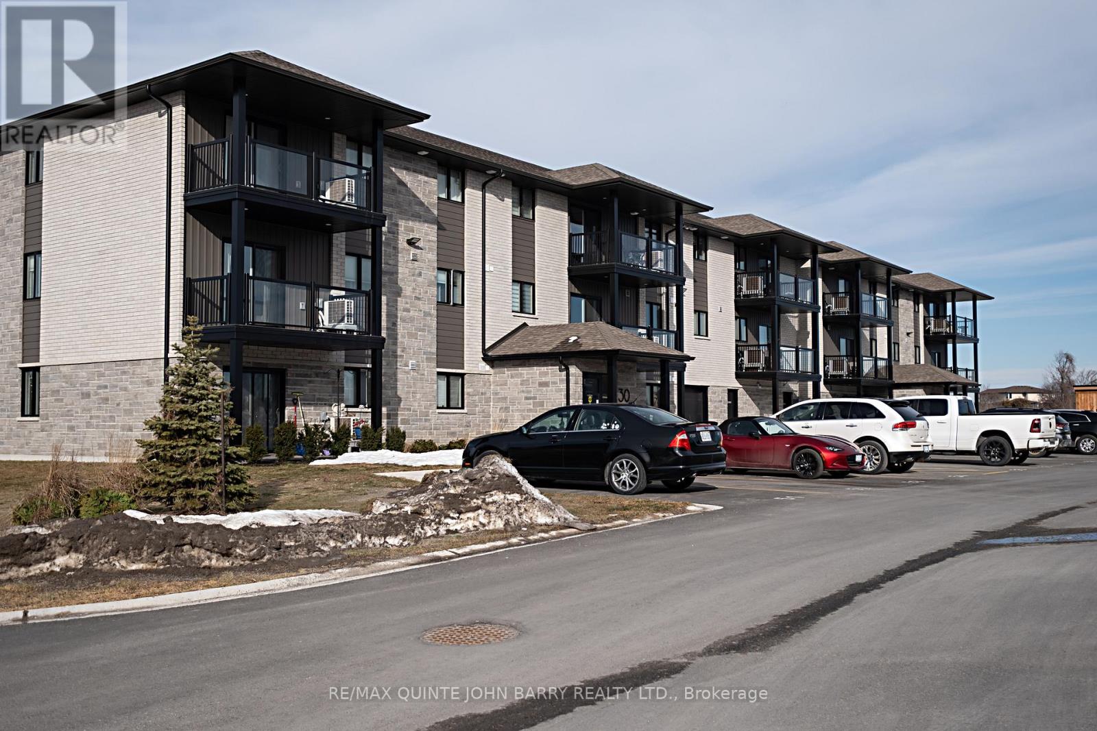 103-30 Hillside Meadow Drive, Quinte West, Ontario  K8V 0J7 - Photo 3 - X12862886