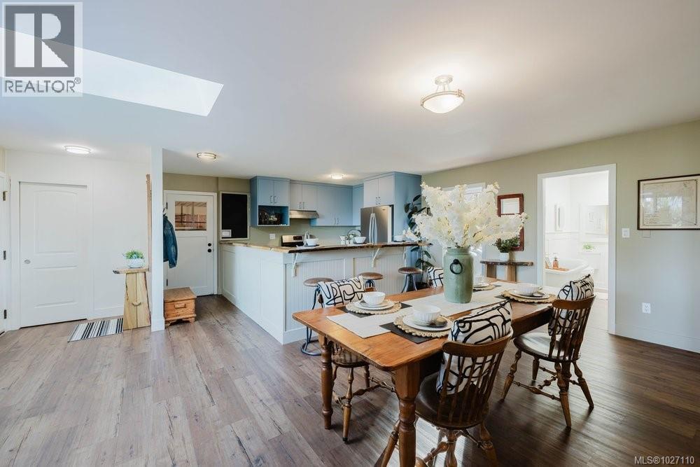 10851 Deep Cove Rd, North Saanich, British Columbia  V8L 5M5 - Photo 8 - 1027110