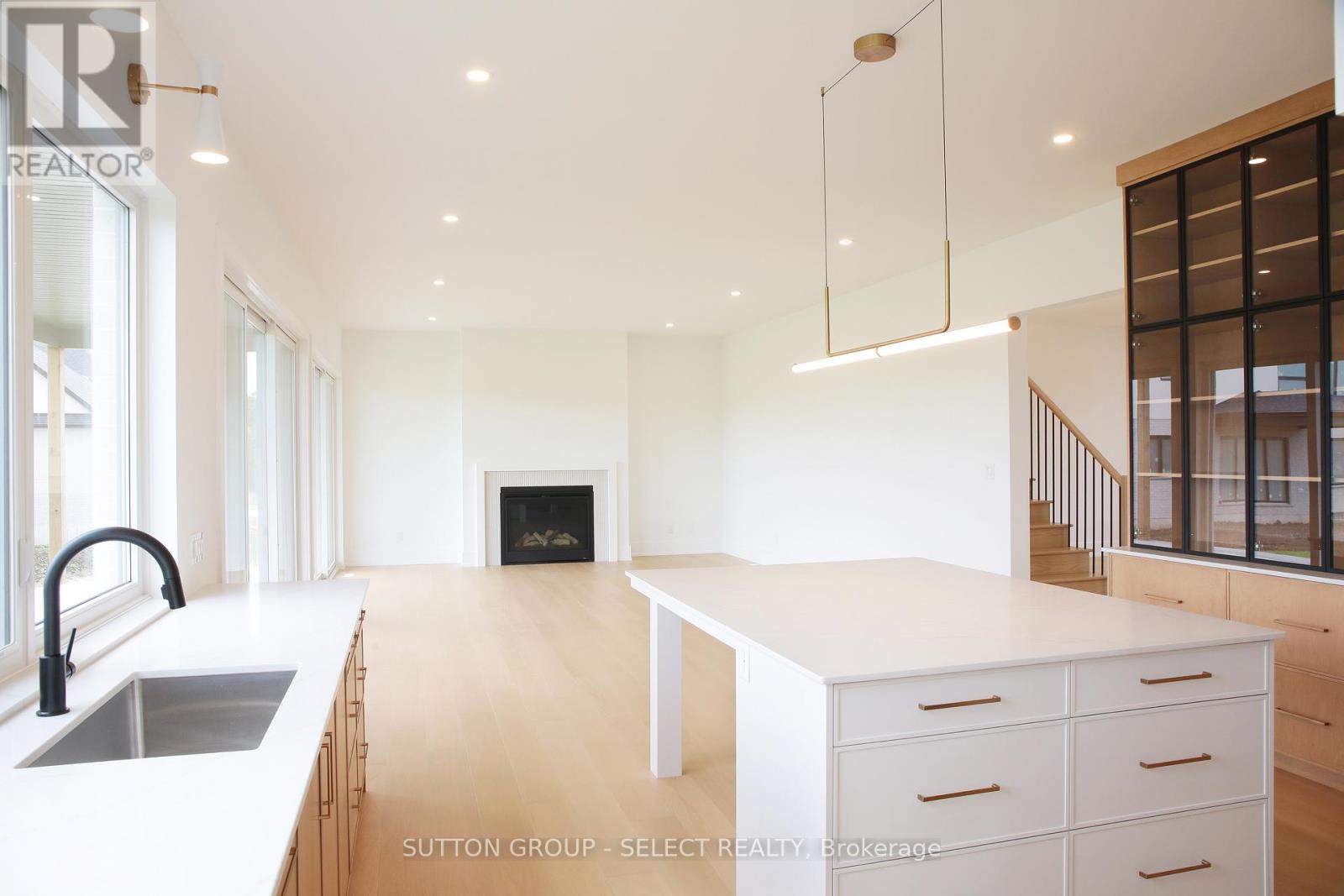 60 Bayshore Drive, Middlesex Centre, Ontario  N0L 1R0 - Photo 12 - X12862848