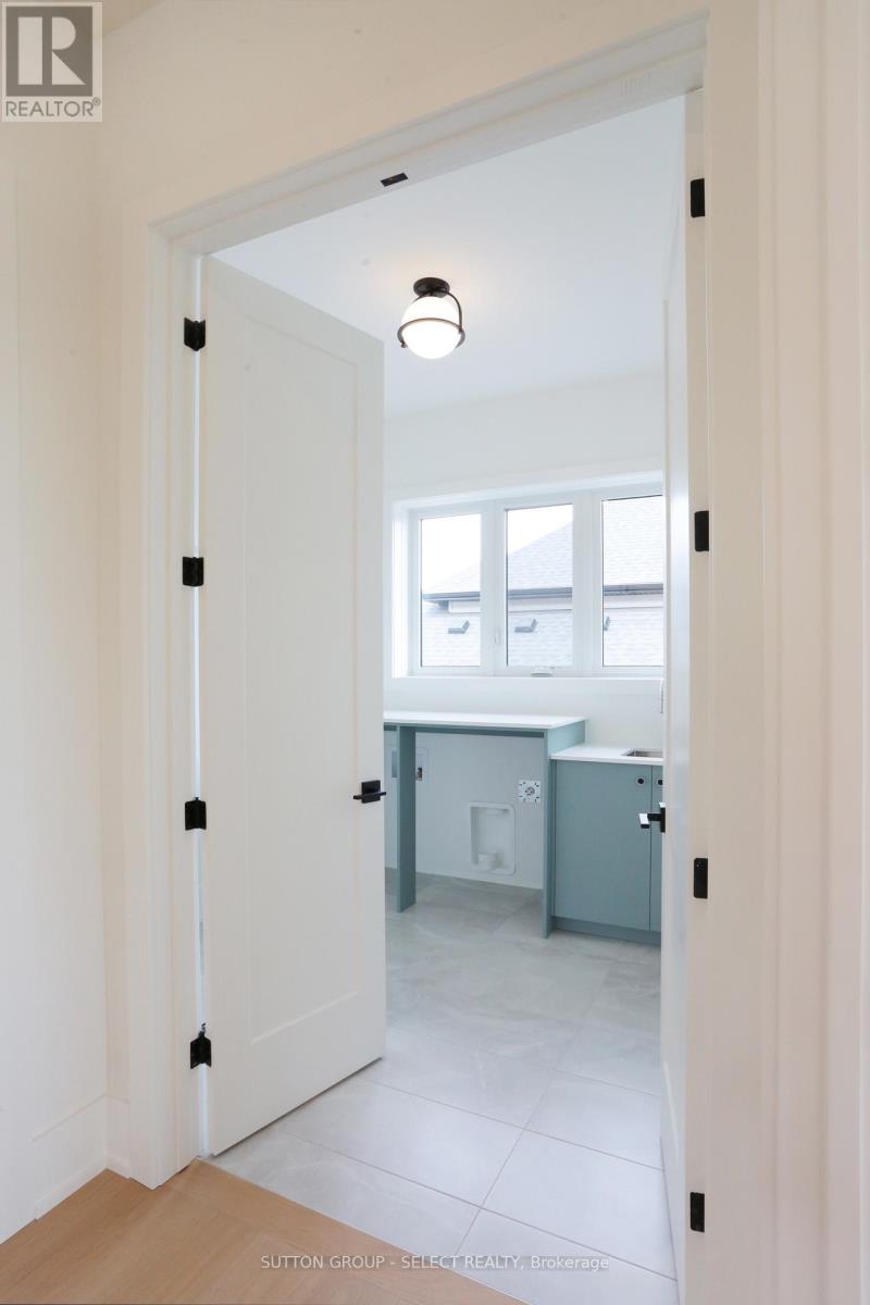 60 Bayshore Drive, Middlesex Centre, Ontario  N0L 1R0 - Photo 25 - X12862848