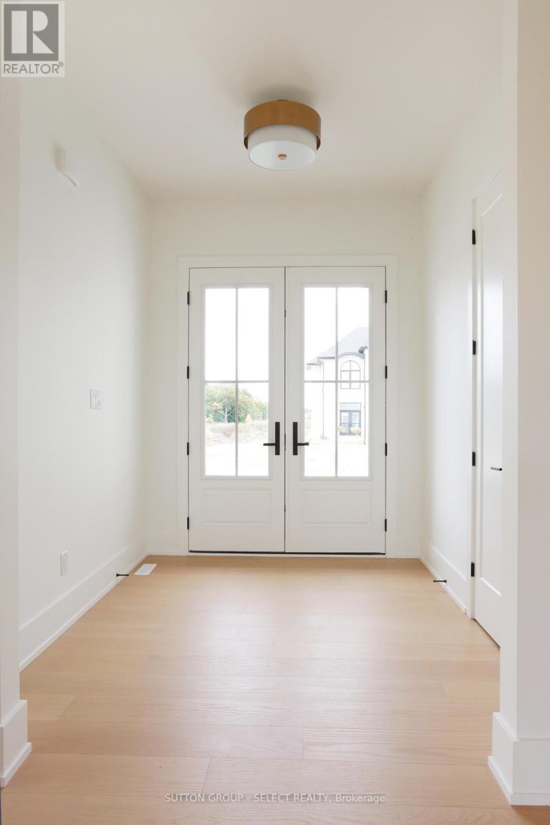 60 Bayshore Drive, Middlesex Centre, Ontario  N0L 1R0 - Photo 32 - X12862848