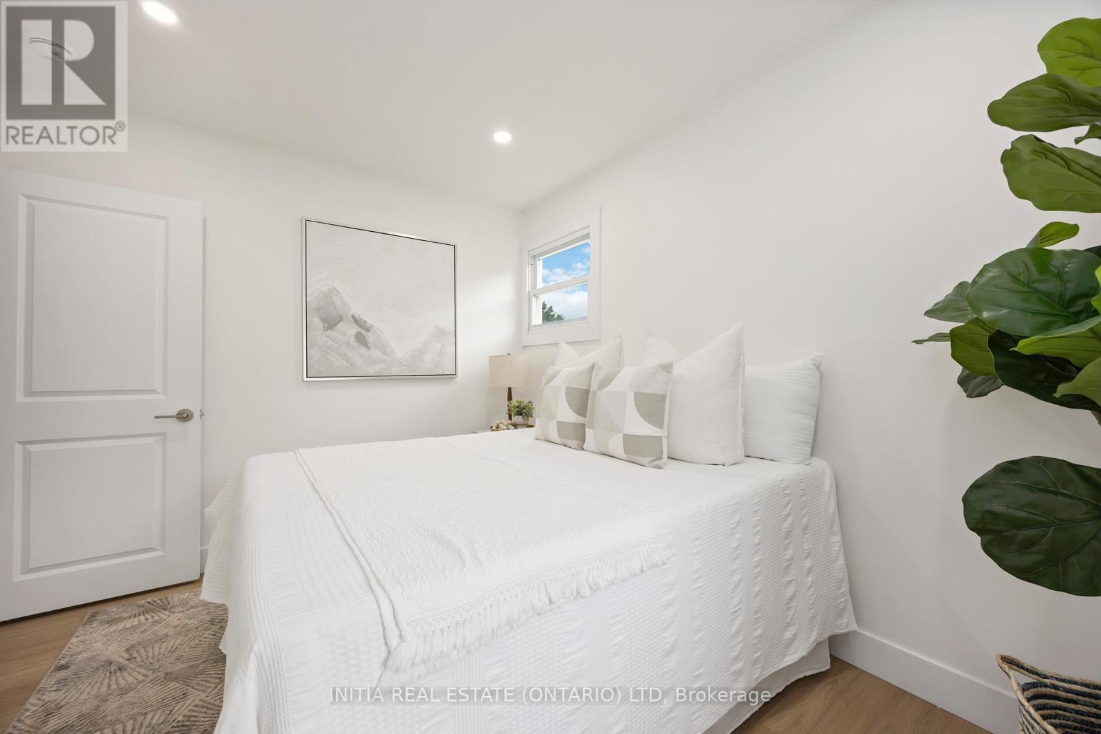 136 Chestnut Avenue, Sarnia, Ontario  N7T 4L8 - Photo 10 - X12862952