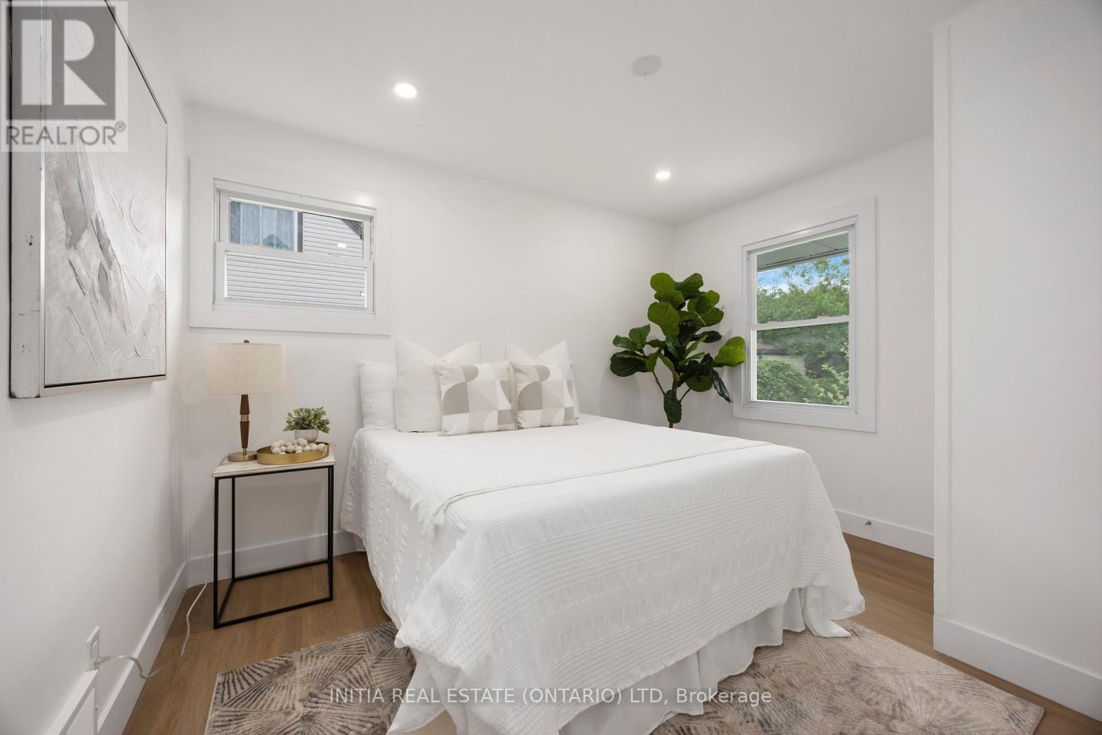 136 Chestnut Avenue, Sarnia, Ontario  N7T 4L8 - Photo 9 - X12862952