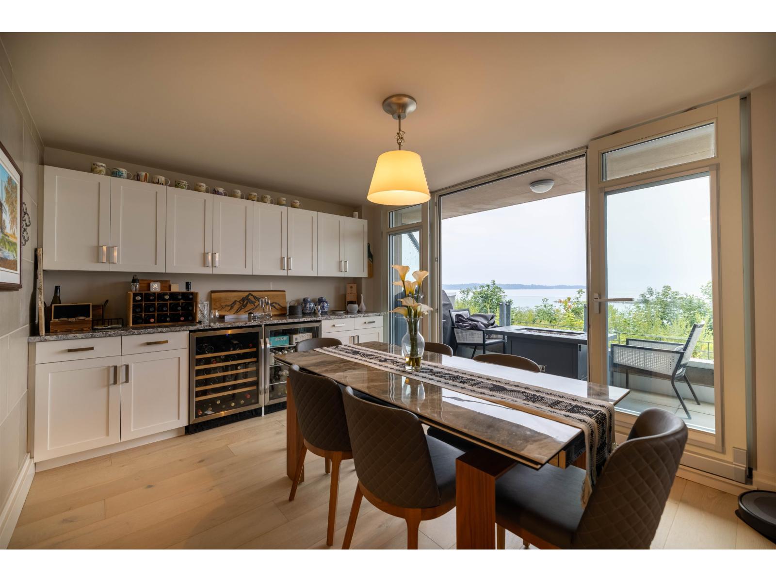 Listing Picture 7 of 36 : 101 15097 MARINE DRIVE, White Rock - 魯藝地產 Yvonne Lu Group - MLS Medallion Club Member