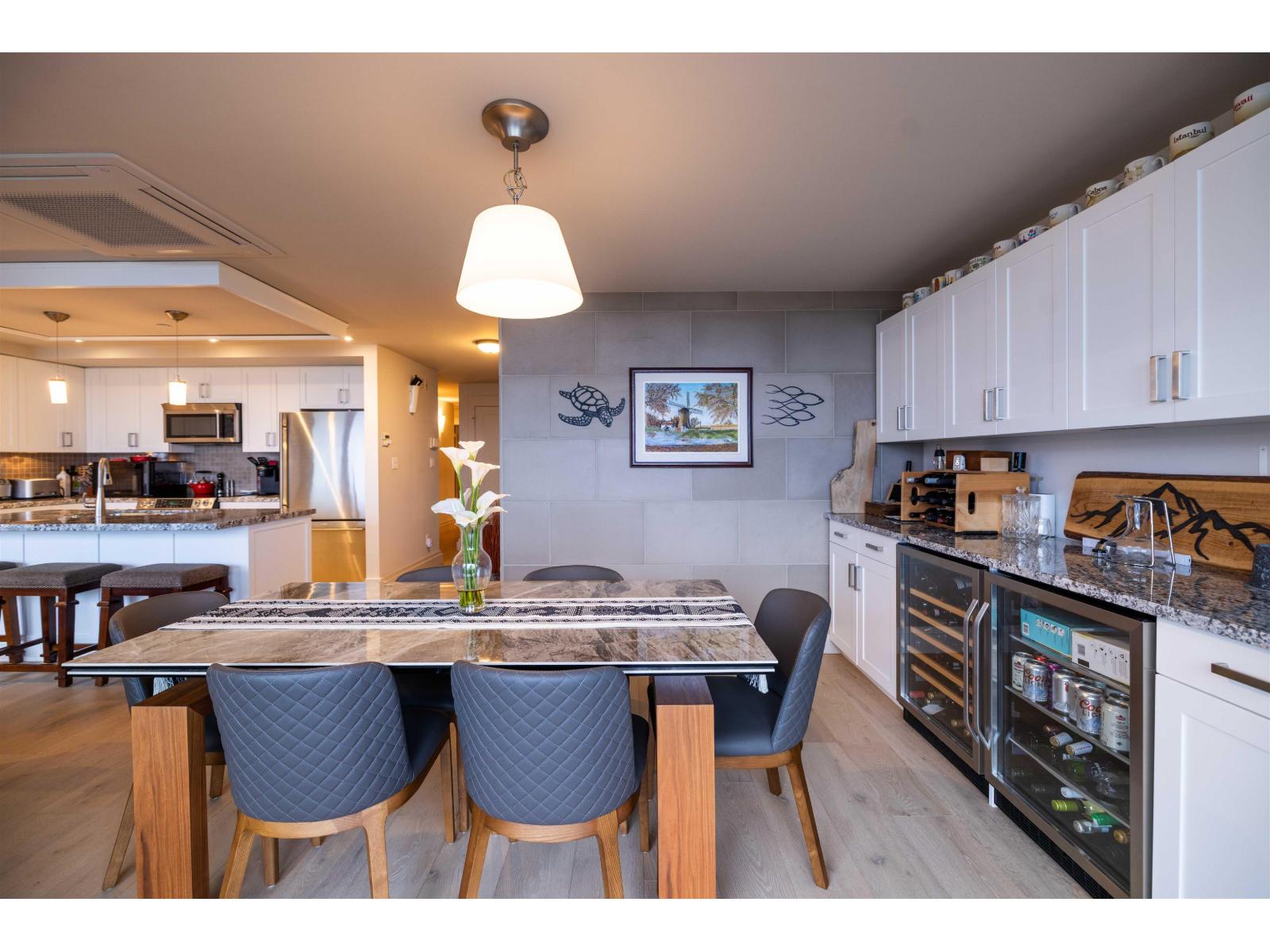 Listing Picture 10 of 36 : 101 15097 MARINE DRIVE, White Rock - 魯藝地產 Yvonne Lu Group - MLS Medallion Club Member