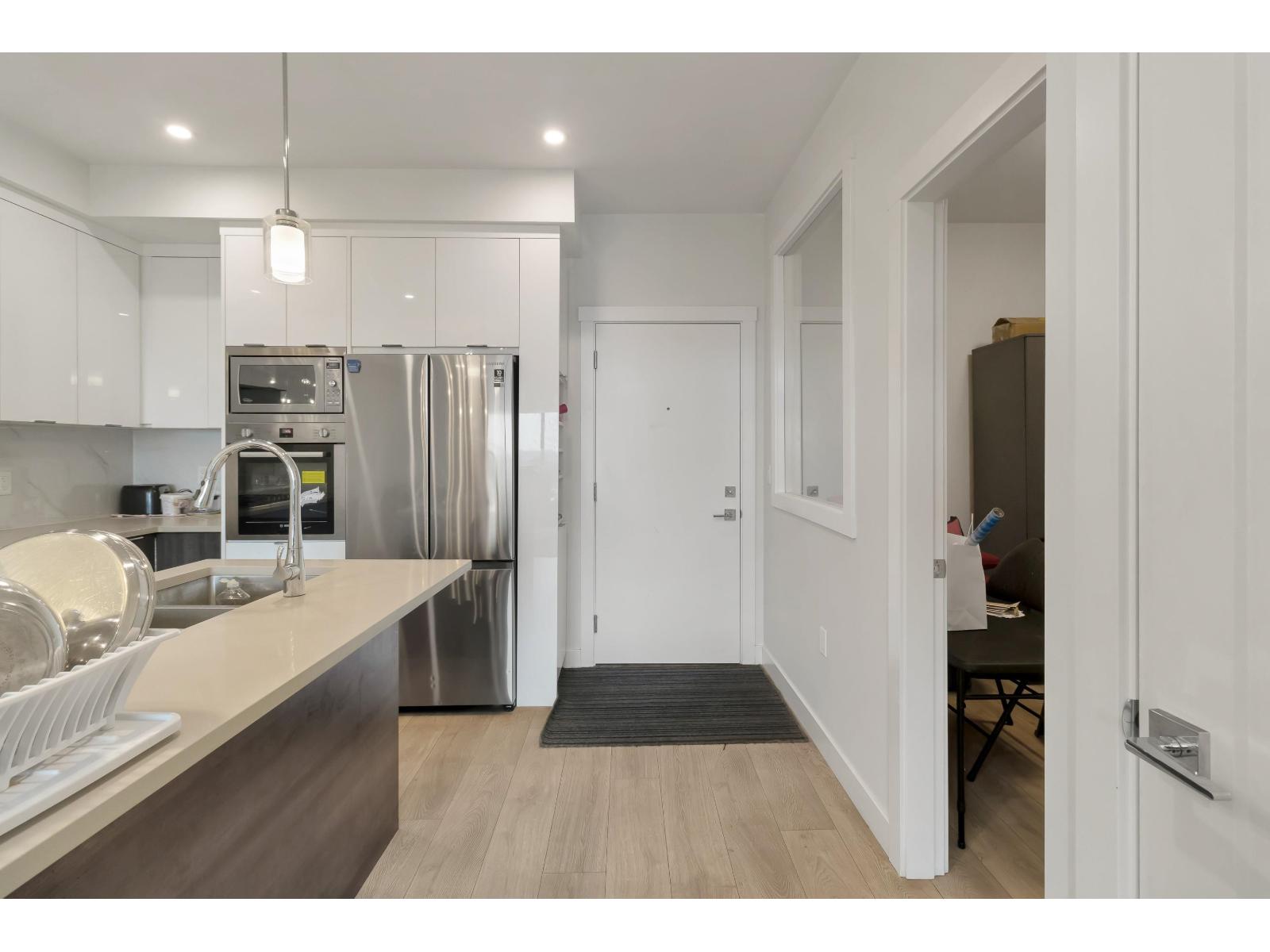 A404 14468 72 Avenue, Surrey, British Columbia  V3S 0B6 - Photo 8 - R3097301