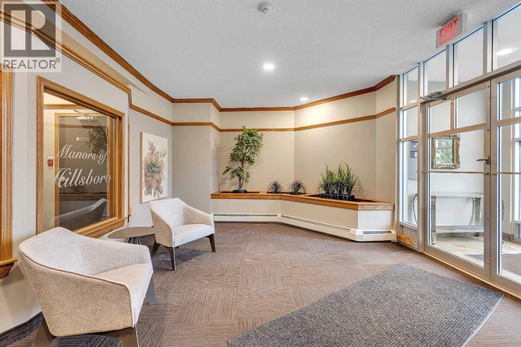 107, 108 Edgeridge Terrace Nw, Calgary, Alberta  T3A 6C4 - Photo 4 - A2289872