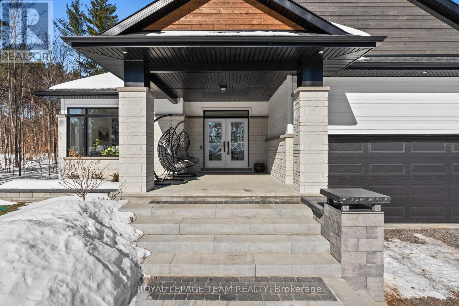 190 Raymond Luhta Crescent, Mcnab/braeside, Ontario  K7S 3G8 - Photo 4 - X12862894