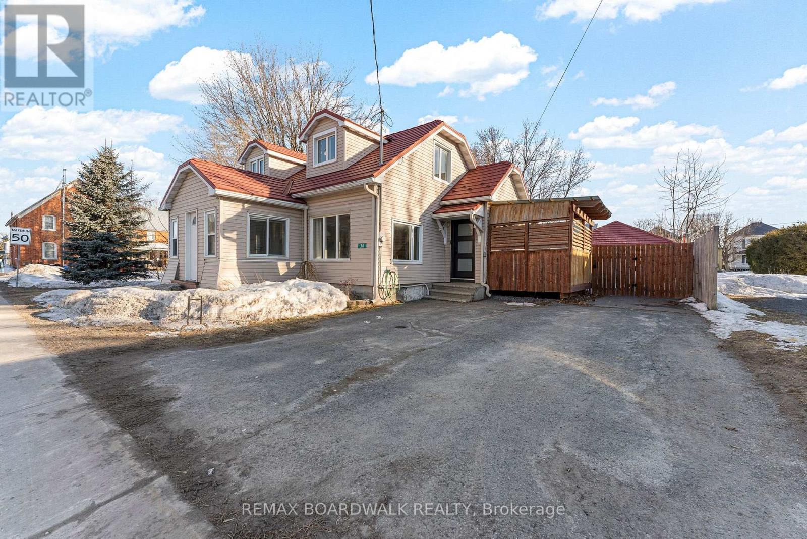 36 MAIN STREET, north stormont, Ontario