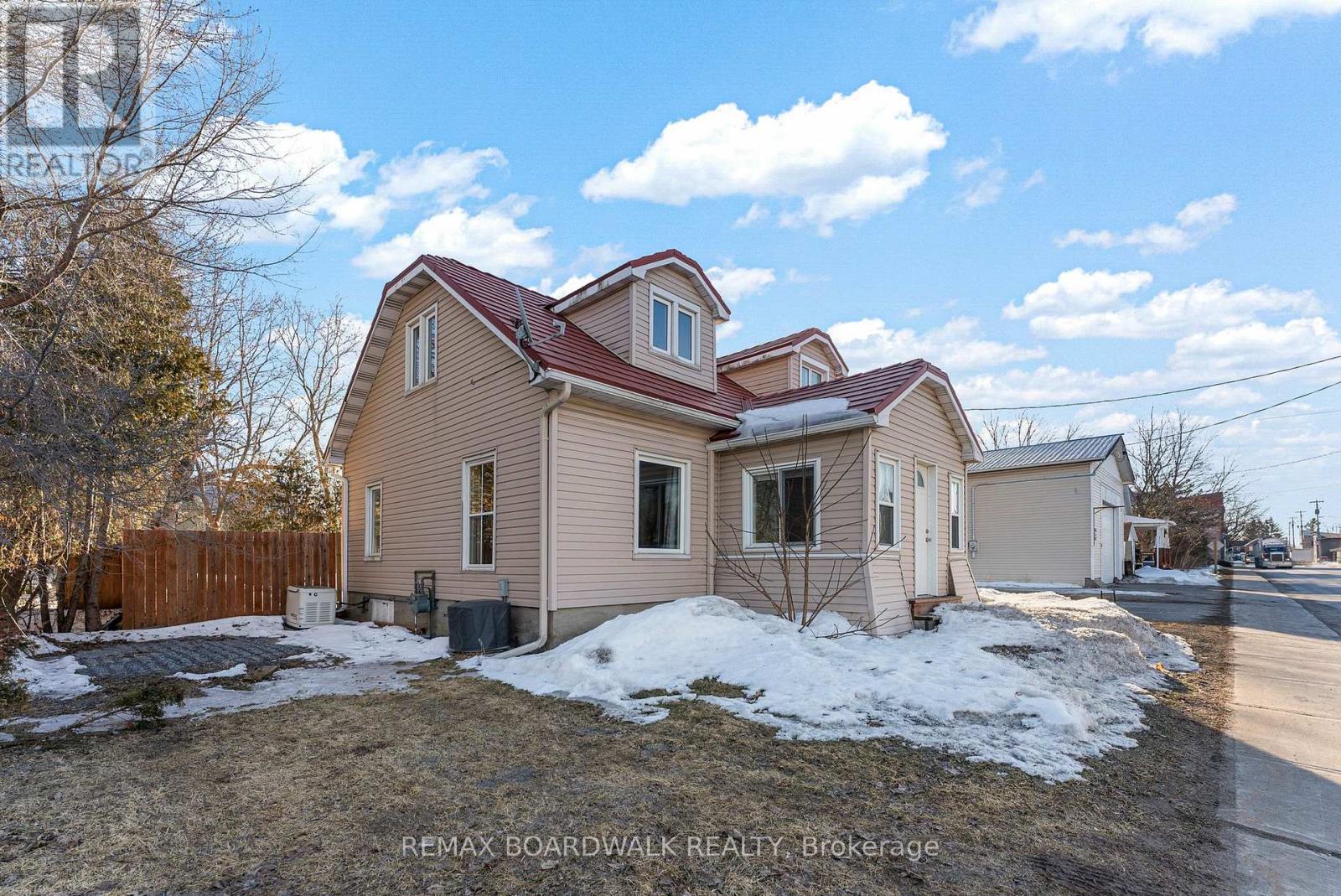 36 Main Street, North Stormont, Ontario  K0C 1K0 - Photo 38 - X12862918