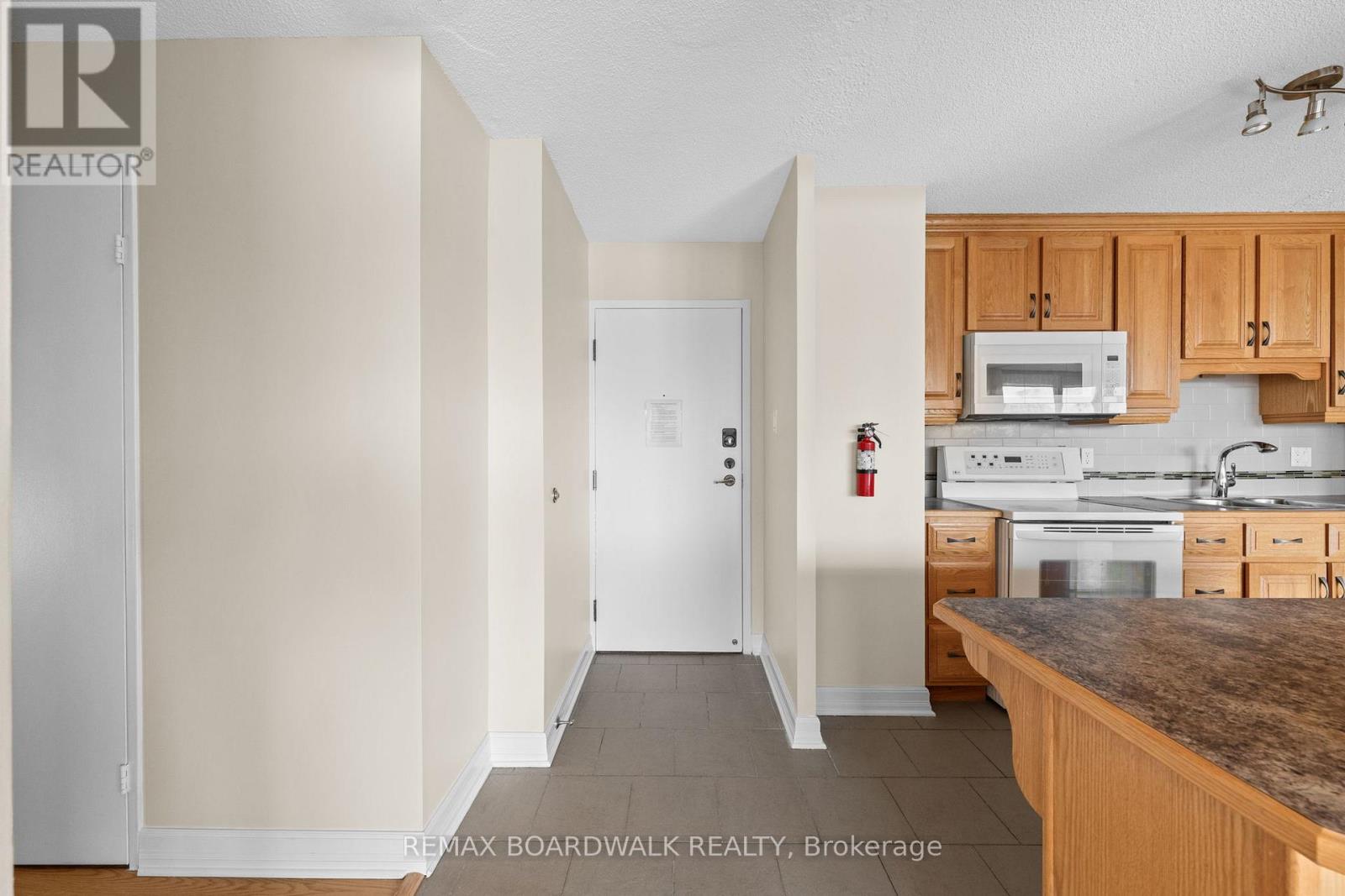 502 - 1190 Richmond Road, Ottawa, Ontario  K2B 8J3 - Photo 8 - X12863012