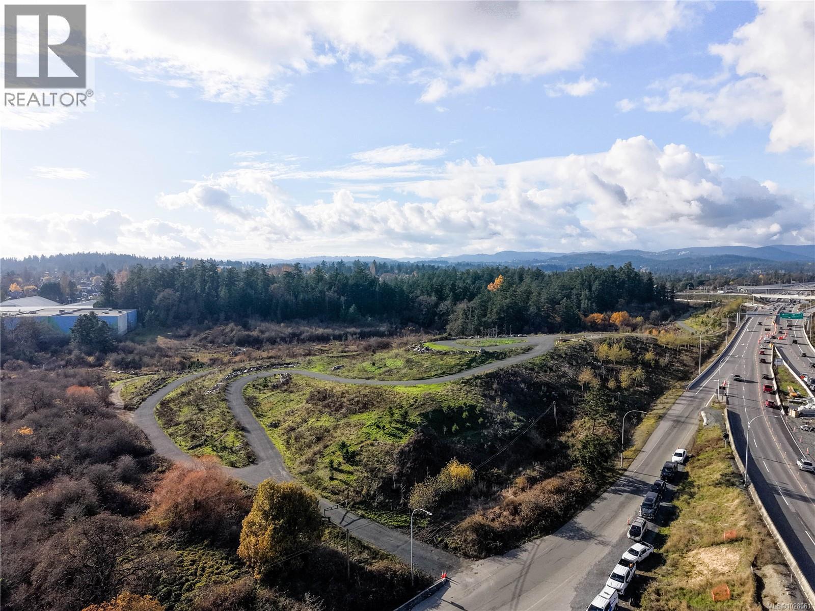 352 Burnside Rd W, Saanich, British Columbia  V8Z 1M1 - Photo 24 - 1028061