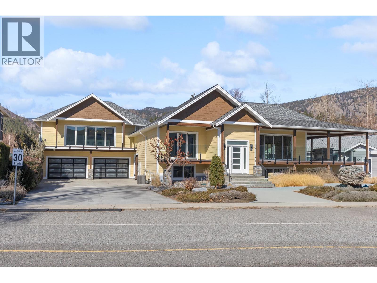 4020 Beach Avenue, peachland, British Columbia