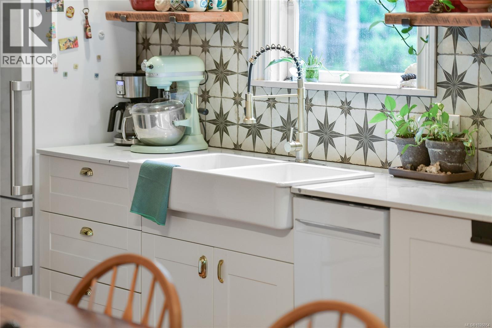 370 Campbell Bay Rd, Mayne Island, British Columbia  V0N 2J1 - Photo 23 - 1026054