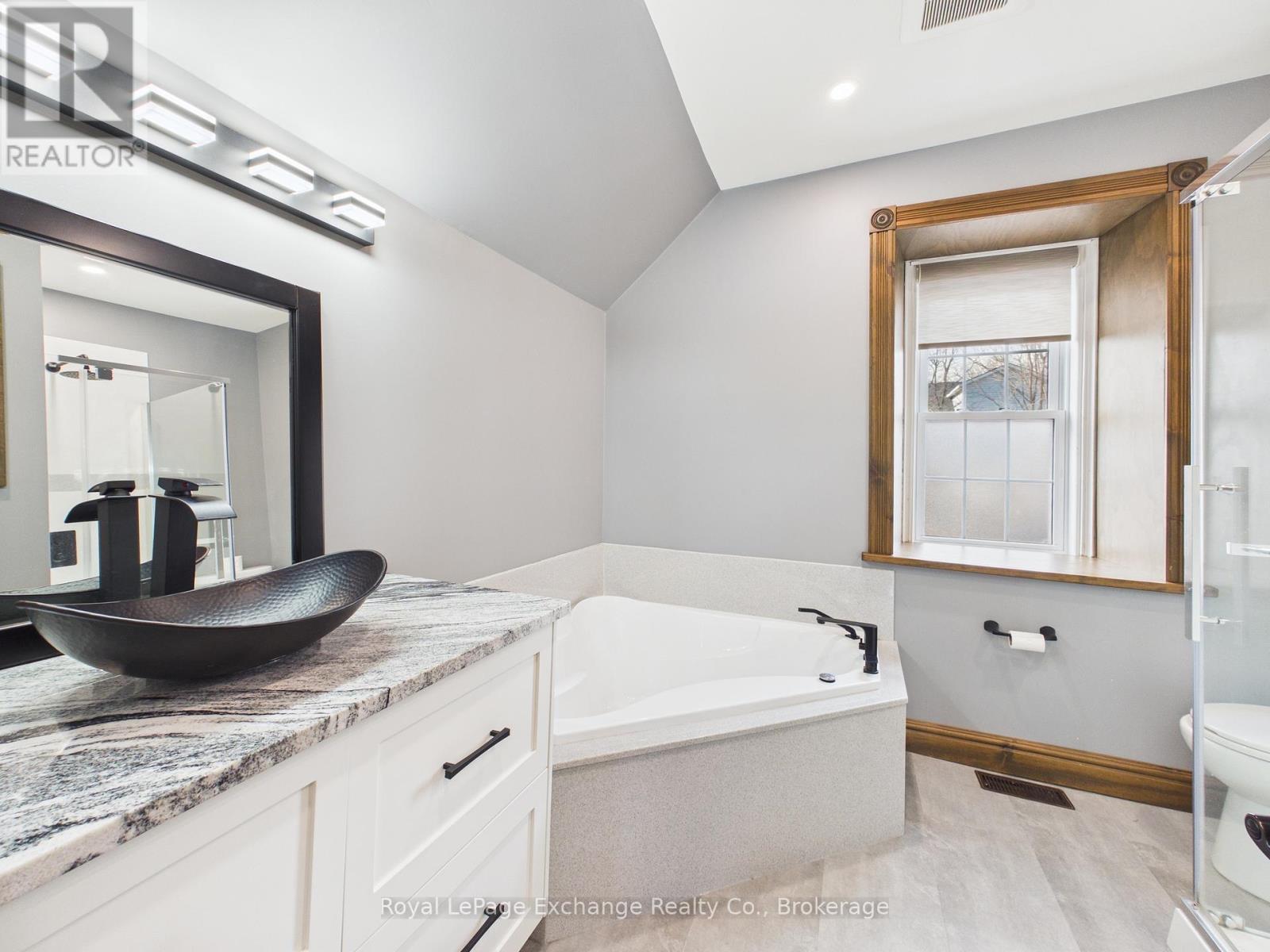 651 Wheeler Street, Huron-Kinloss (Lucknow), Ontario  N0G 2H0 - Photo 17 - X12862970