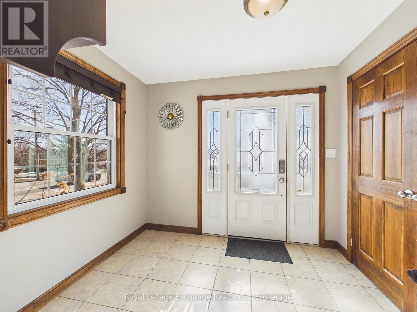 651 Wheeler Street, Huron-Kinloss (Lucknow), Ontario  N0G 2H0 - Photo 3 - X12862970