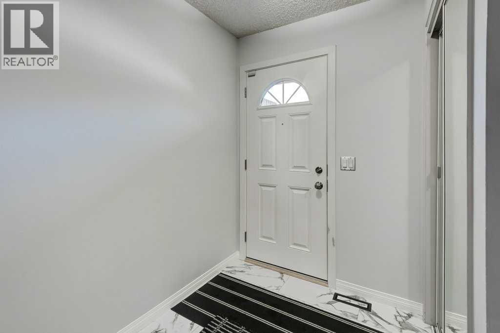 324 Brae Glen Road Sw, Calgary, Alberta  T2W 1B6 - Photo 18 - A2290619