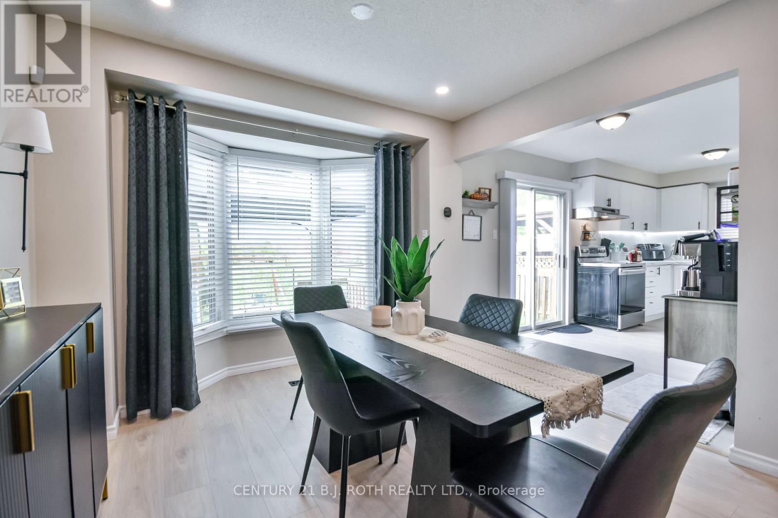 12 Burke Drive, Barrie (West Bayfield), Ontario  L4N 7J3 - Photo 9 - S12862864