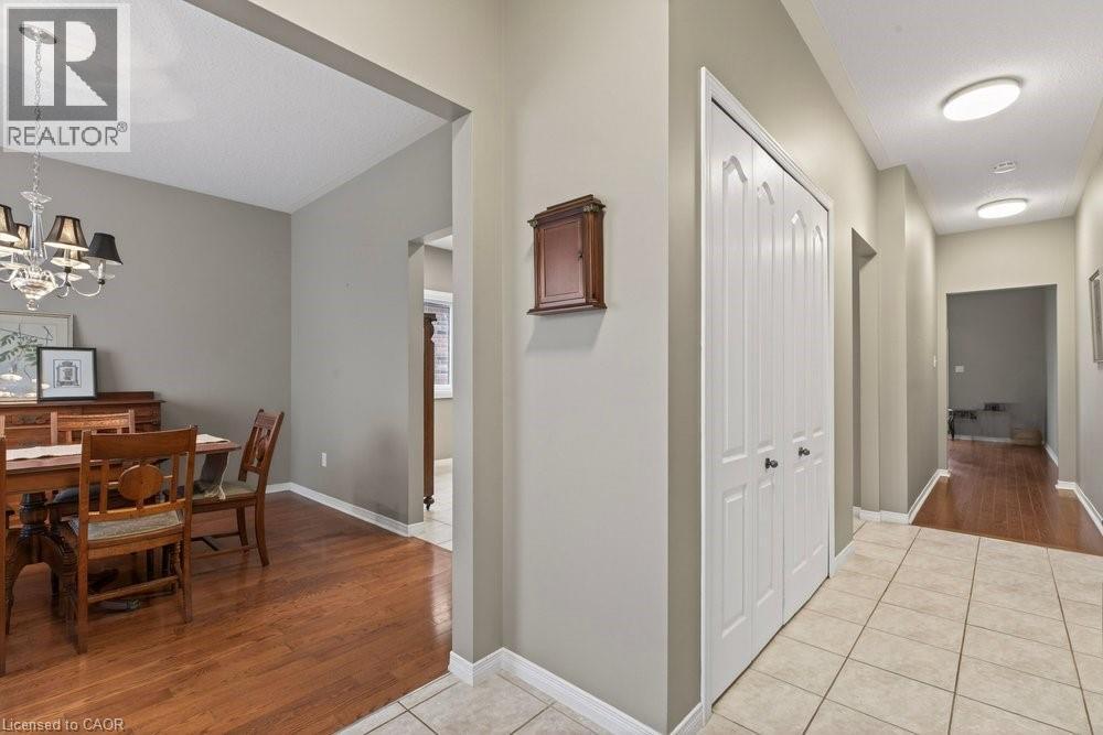 37 Garth Trails Crescent, Hamilton, Ontario  L9B 2X1 - Photo 5 - 40809831