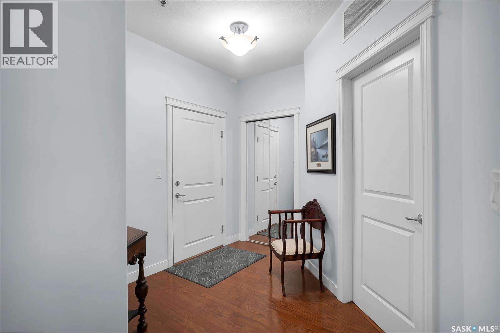 204 401 Cartwright Street, Saskatoon, Saskatchewan  S7T 0B3 - Photo 2 - SK030016