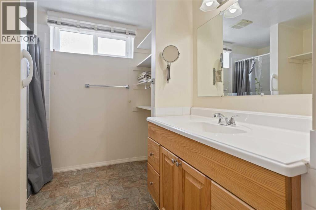 4712 45 Street, Camrose, Alberta  T4V 1E2 - Photo 20 - A2291282